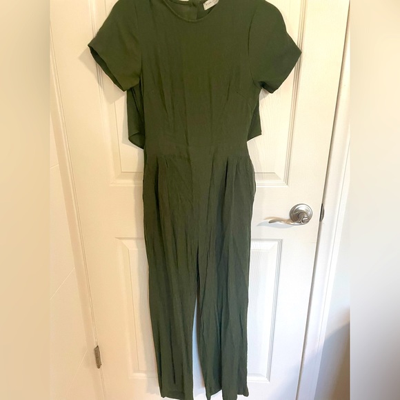 Green jumpsuit romper open back size small - Picture 2 of 3